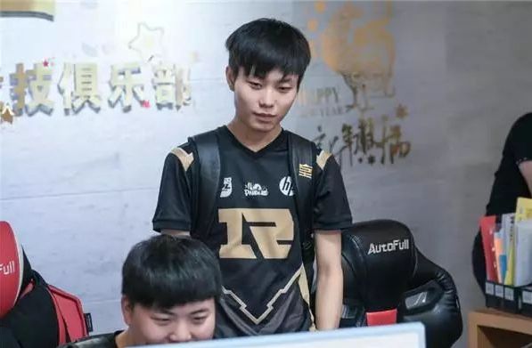 能在高位逼 能在高位逼